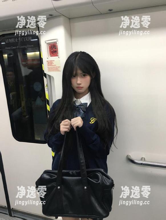 想知道最新八卦？直达17吃瓜中心看精彩