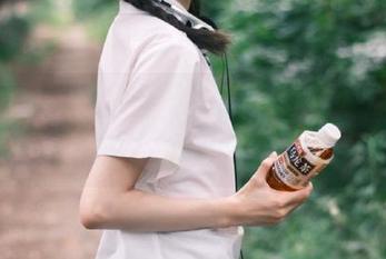 作为吃瓜达人，女生教你轻松登录51cg.com官网一探究竟
