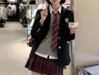 妹子强推718.sxapp，边吃瓜边聊天超有趣！